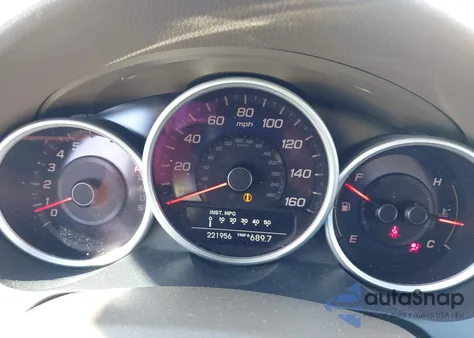 2011 Acura Rl 3.7 z USA, uszkodzony, nr VIN JH4KB2F66BC000174